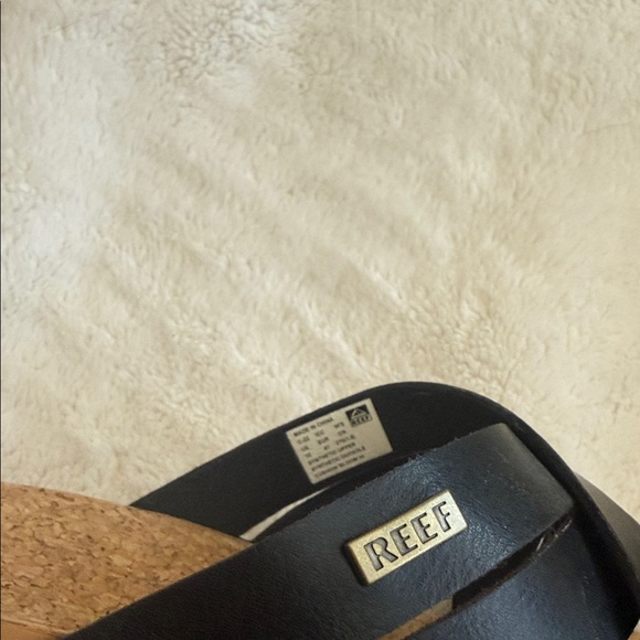 Reef Women's Black Cork Sandals - Picture 4 of 4
